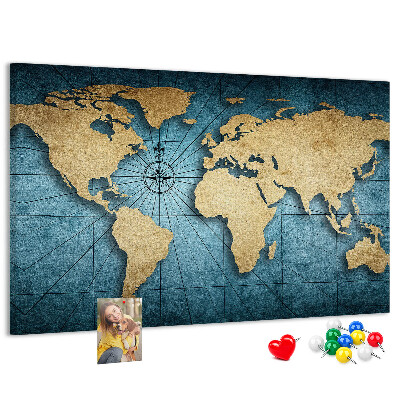 Pizarra de corcho diseño de mapa del mundo antiguo con brújula