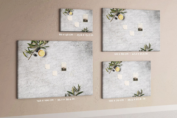 Tablero de anuncios toques naturales sobre fondo gris