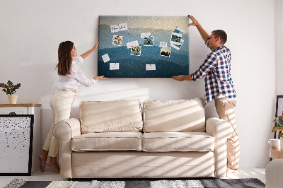 Tablero de corcho decorativo con diseño de paisaje de montaña en tonos delicados