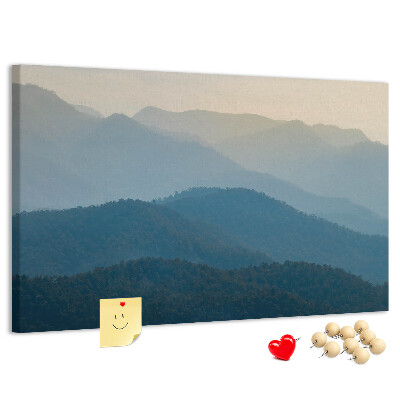 Tablero de corcho decorativo con diseño de paisaje de montaña en tonos delicados