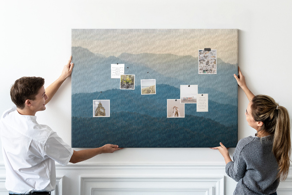 Tablero de corcho decorativo con diseño de paisaje de montaña en tonos delicados