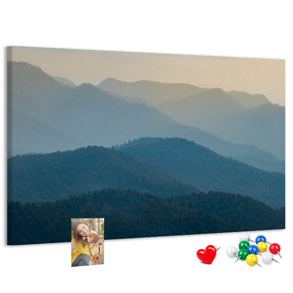 Tablero de corcho decorativo con diseño de paisaje de montaña en tonos delicados