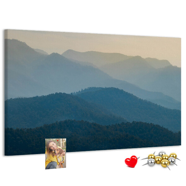 Tablero de corcho decorativo con diseño de paisaje de montaña en tonos delicados