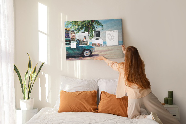 Tablero de anuncios diseño de viaje de vacaciones a la costa en coche