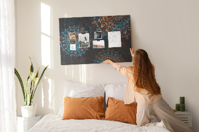 Tablero de anuncios Mandalas complejos en tonos azules y marrones.