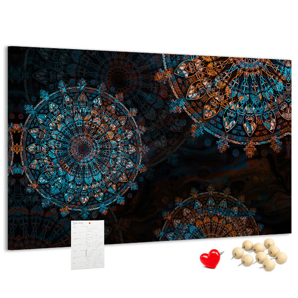Tablero de anuncios Mandalas complejos en tonos azules y marrones.
