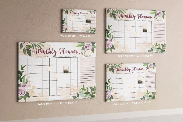 Calendario mensual con detalles florales y tablero de anuncios