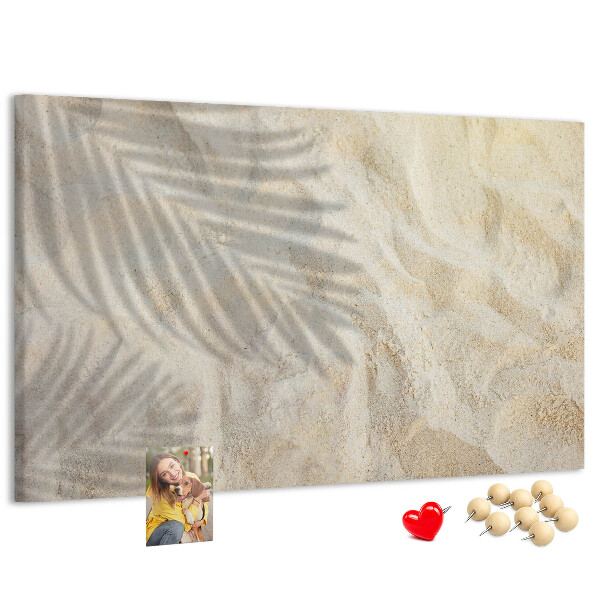 Tablero de corcho decorativo arenas cálidas con sombras delicadas