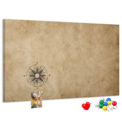 Tablero de corcho decorativo mapa antiguo con una brújula de fondo