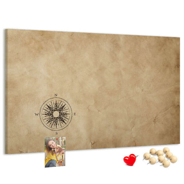 Tablero de corcho decorativo mapa antiguo con una brújula de fondo