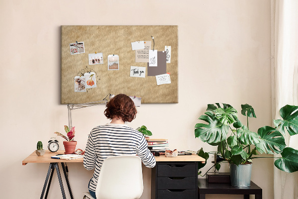 Tablero de corcho decorativo mapa antiguo con una brújula de fondo