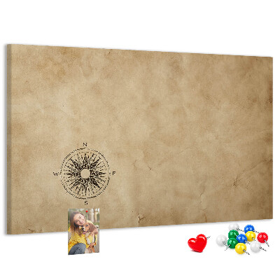 Tablero de corcho decorativo mapa antiguo con una brújula de fondo