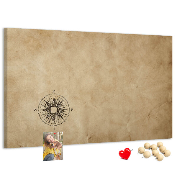Tablero de corcho decorativo mapa antiguo con una brújula de fondo