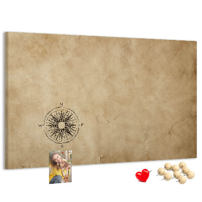 Tablero de corcho decorativo mapa antiguo con una brújula de fondo