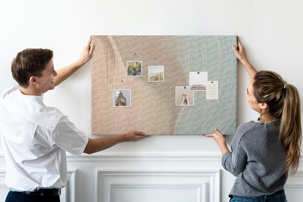 Tablero de anuncios diseño de ondas delicadas en tonos pastel