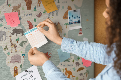 Pizarra de corcho con diseño de mapa de animales del mundo
