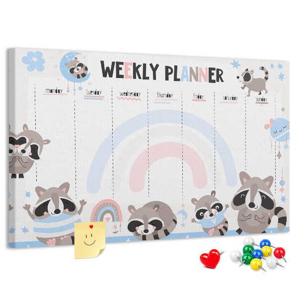 Pizarra de corcho con diseño de agenda semanal y mapaches alegres