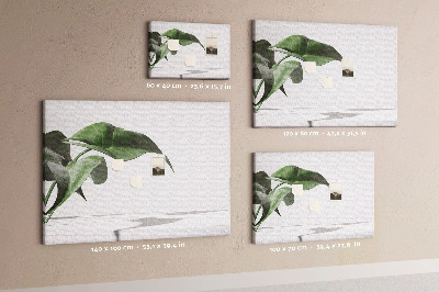 Tablero de corcho decorativo hojas delicadas sobre fondo minimalista