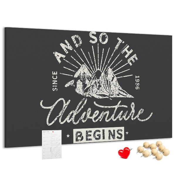 Tablero de anuncios con diseño de aventura en las montañas