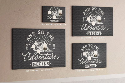 Tablero de anuncios con diseño de aventura en las montañas