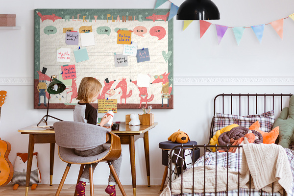 Tablero de corcho decorado con diseño de animales retro y agenda semanal