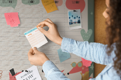 Tablero de corcho decorado con diseño de animales retro y agenda semanal
