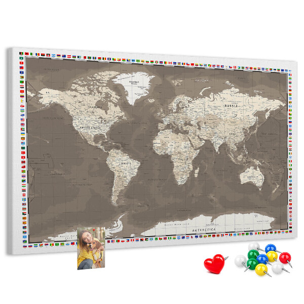 Tablero de anuncios mapa del mundo con banderas de países