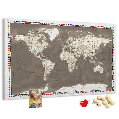 Tablero de anuncios mapa del mundo con banderas de países