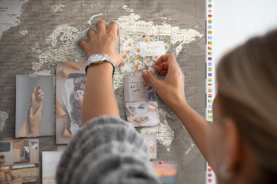 Tablero de anuncios mapa del mundo con banderas de países