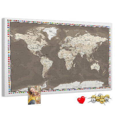 Tablero de anuncios mapa del mundo con banderas de países