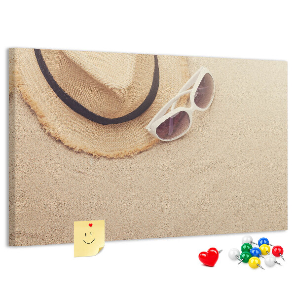 Tablero de corcho decorativo con diseño de playa y gafas de sol para un ambiente veraniego