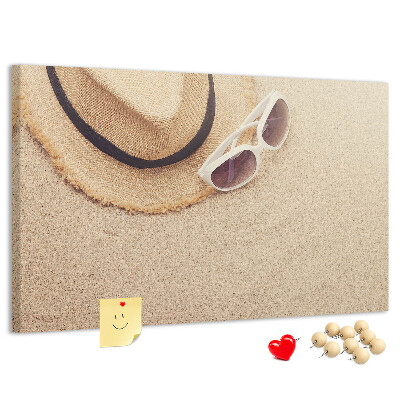 Tablero de corcho decorativo con diseño de playa y gafas de sol para un ambiente veraniego