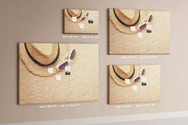Tablero de corcho decorativo con diseño de playa y gafas de sol para un ambiente veraniego