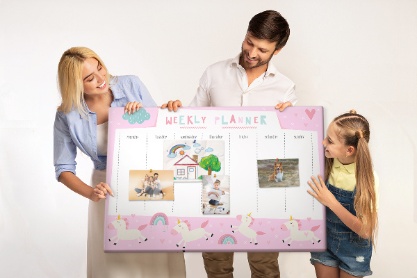 Pizarra de corcho planificador semanal con diseño de unicornios y arcoíris