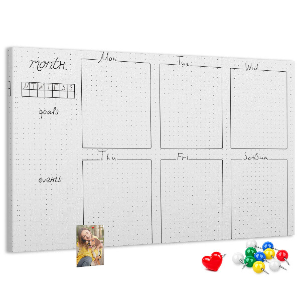 Tablero de corcho decorado con diseño de cuadrícula para organizar el tiempo