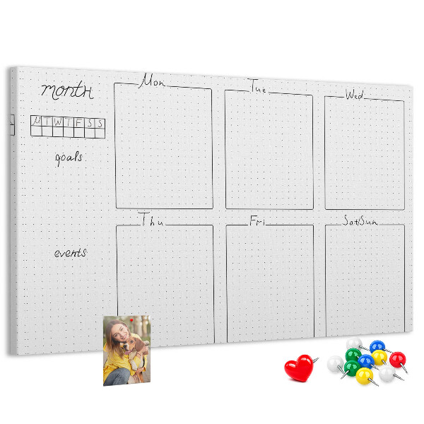Tablero de corcho decorado con diseño de cuadrícula para organizar el tiempo