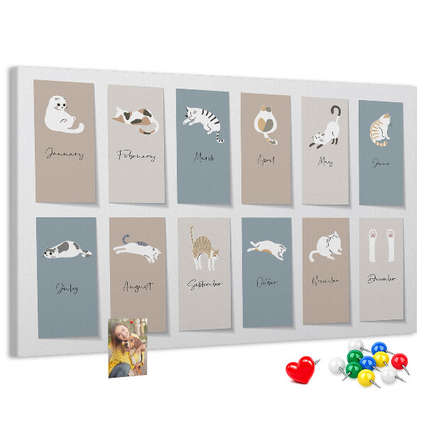 Pizarra de corcho con calendario de ilustraciones de mascotas