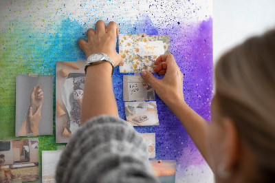 Tablero de corcho decorado con diseño de destellos coloridos en arcoíris