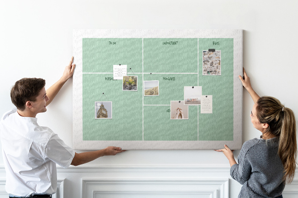 Tablero de anuncios para organizar tareas en formato de tabla