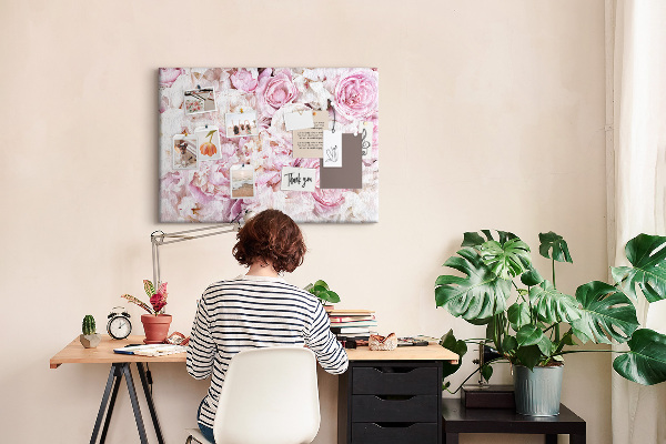 Pizarra de corcho con estampado floral en tonos rosas