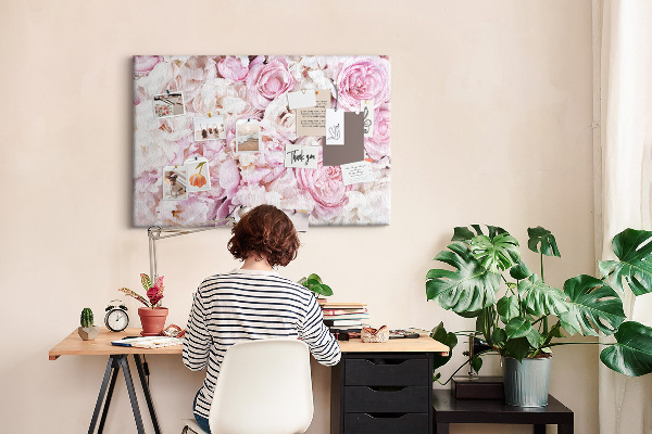 Pizarra de corcho con estampado floral en tonos rosas