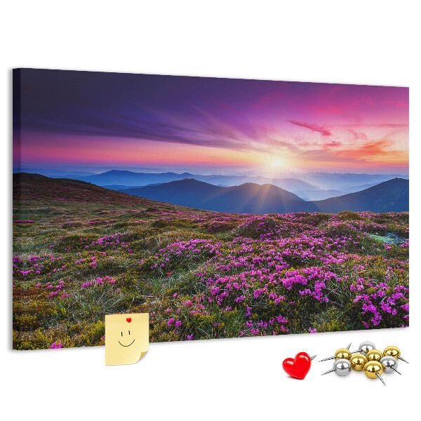 Pizarra de corcho con diseño de paisaje montañoso al atardecer