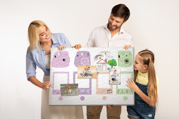 Tablero de anuncios con diseño de cámaras en tonos pastel