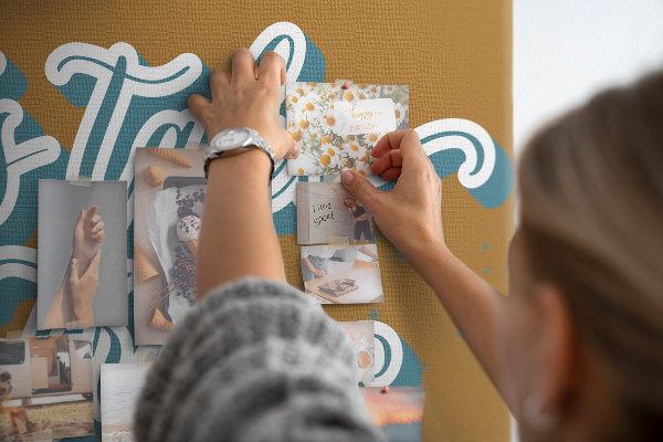 Tablero de corcho decorado Viajemos juntos a lugares desconocidos.