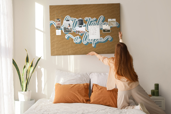 Tablero de corcho decorado Viajemos juntos a lugares desconocidos.