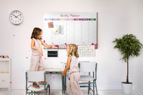Tablero de anuncios agenda semanal con diseño floral