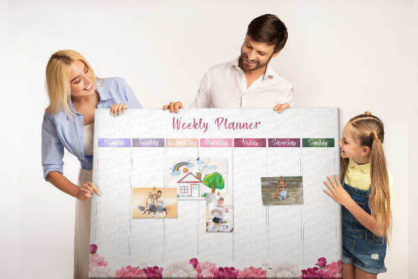 Tablero de anuncios agenda semanal con diseño floral