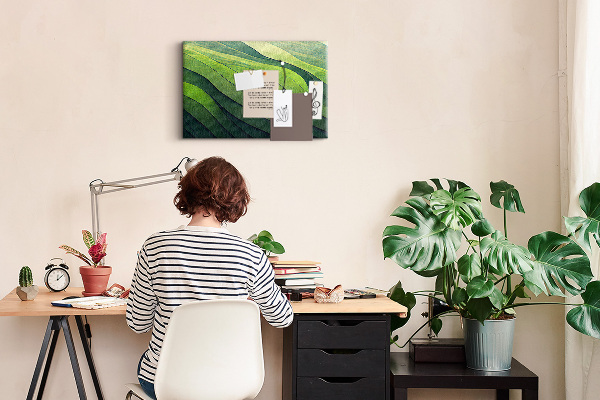 Tablero de anuncios con diseño de ondas verdes y textura de tierra