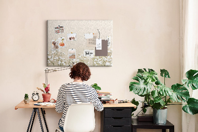 Tablero de anuncios flores delicadas sobre un fondo neutro