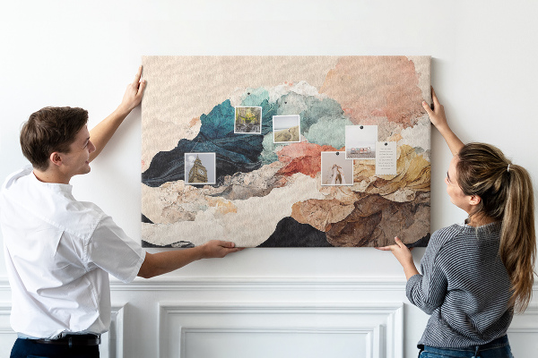 Pizarra de corcho con diseño de salpicaduras abstractas de formas onduladas y coloridas